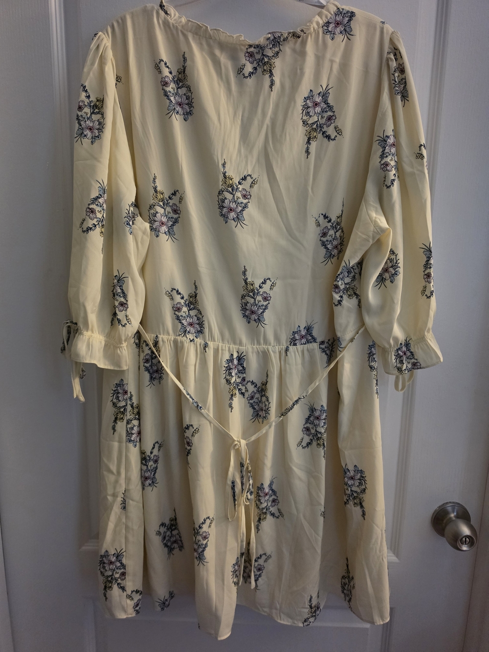 City Chic Cream Midi Dress with Blue and Pink Floral Sprigs - Picture 3 of 6
